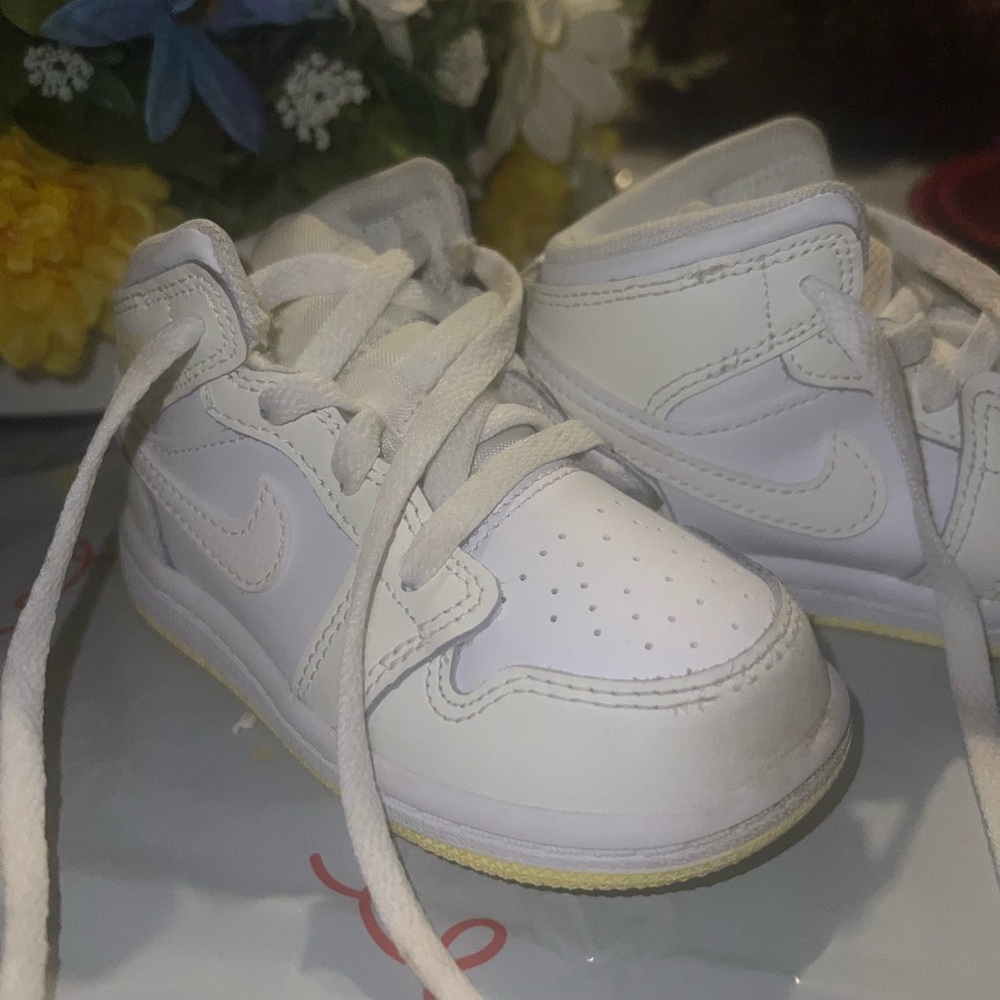 Multiple Toddler 7c Sneakers
